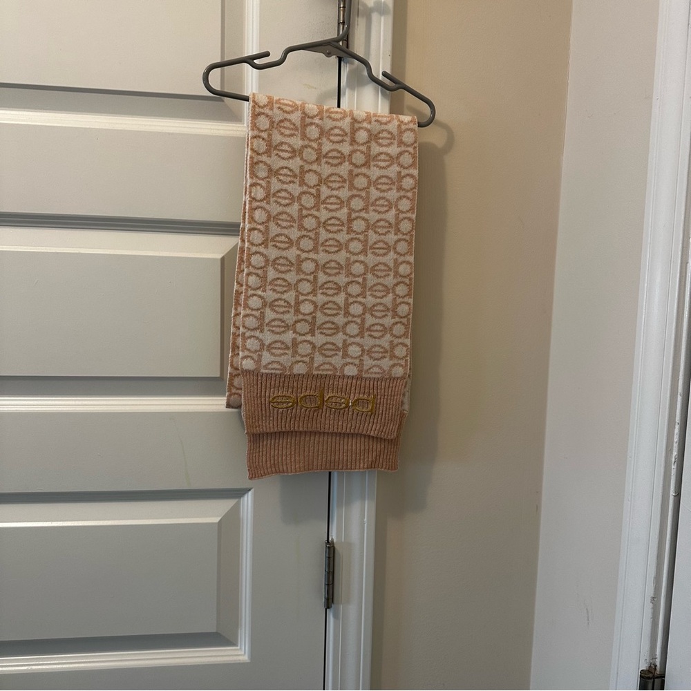 Bebe Elegant pink and Cream Patterned Scarf